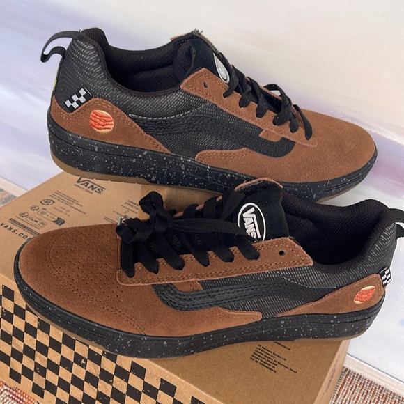 Vans WMNS Zahba
Zion Wright Brown/Multi
VN00070QBF0
Sneakers - Picture 10 of 16